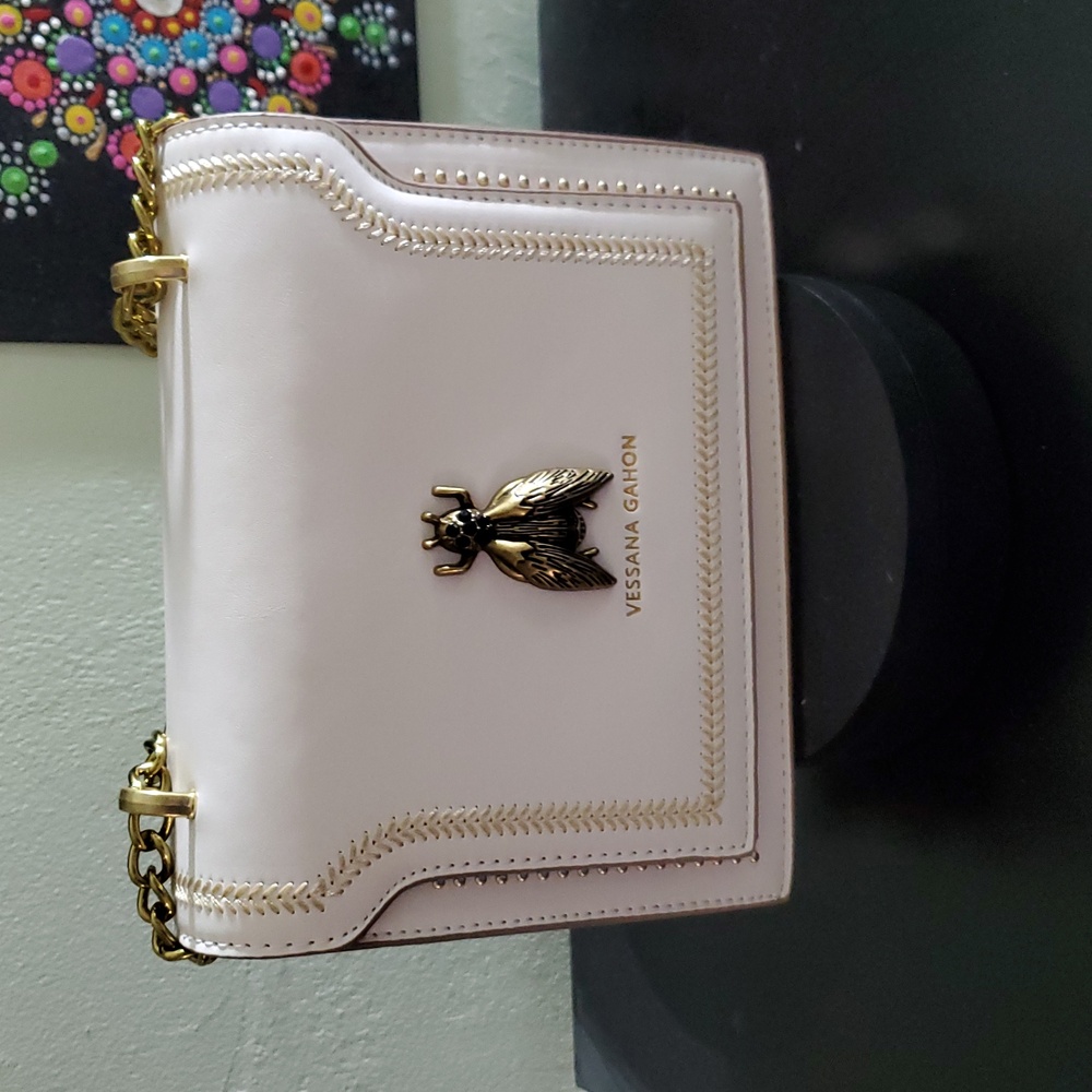 White and Gold Crossbody Bag with Bee Embellishment - Picture 2 of 4